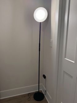 Modern LED Floor Lamp with Remote Control – 3 Light Modes