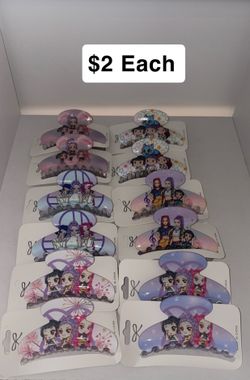 Kpop claw clips $2 each