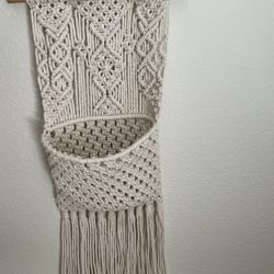 Macramé Pocket Hanger