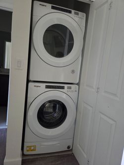 Whirlpool washer and dryer stackable laundry set
