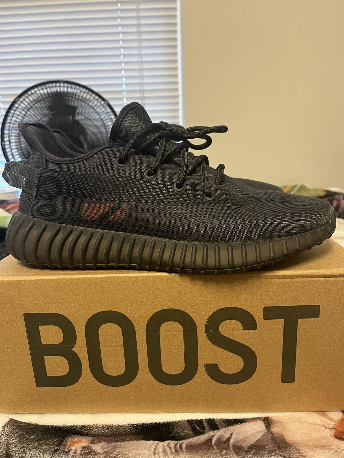 Yeezy 350v2 Mono Cinder