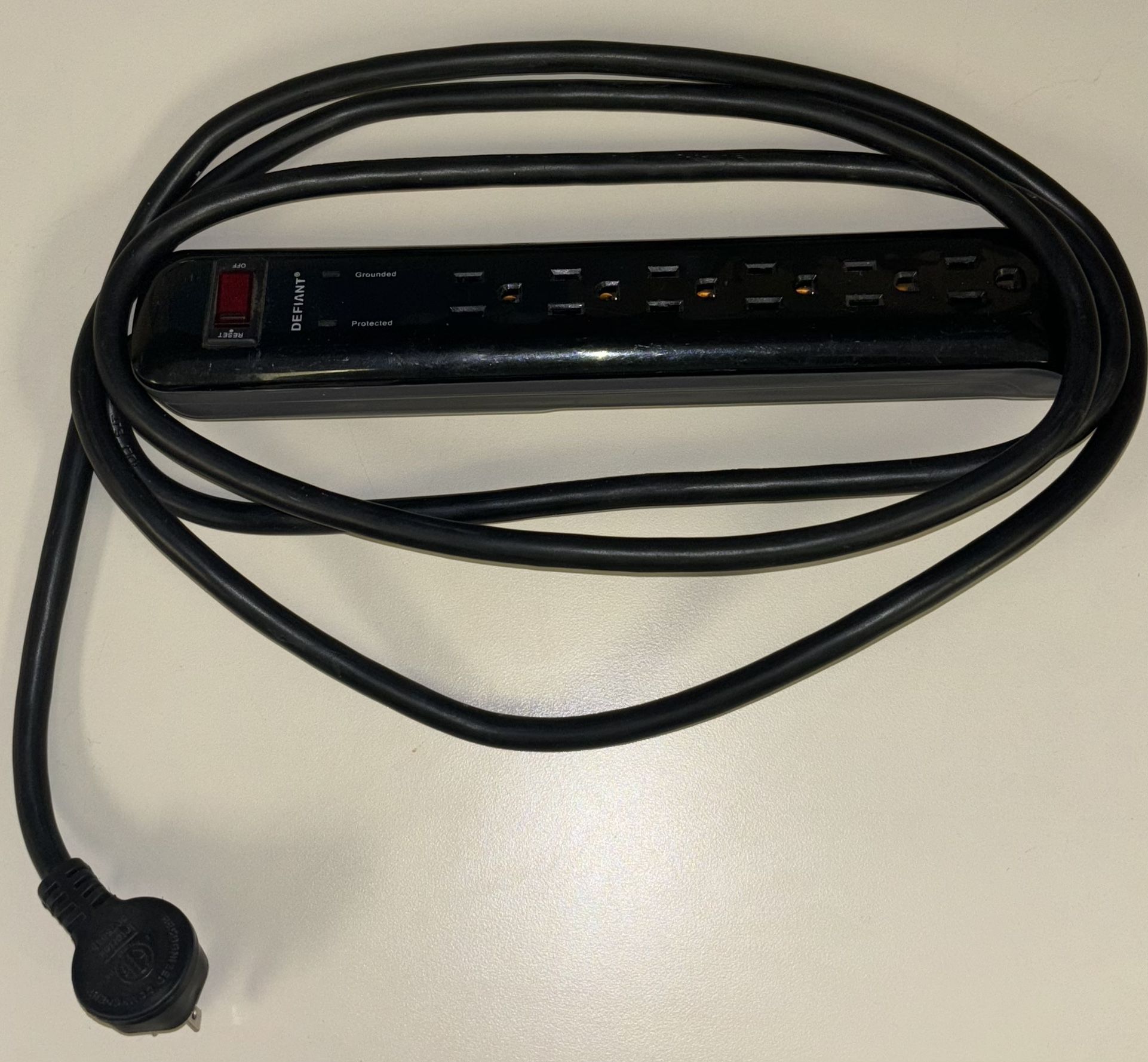 Defiant 1000 Joules 6 Outlet Surge Protector 6 ‘ Blk l4A Surge Protector