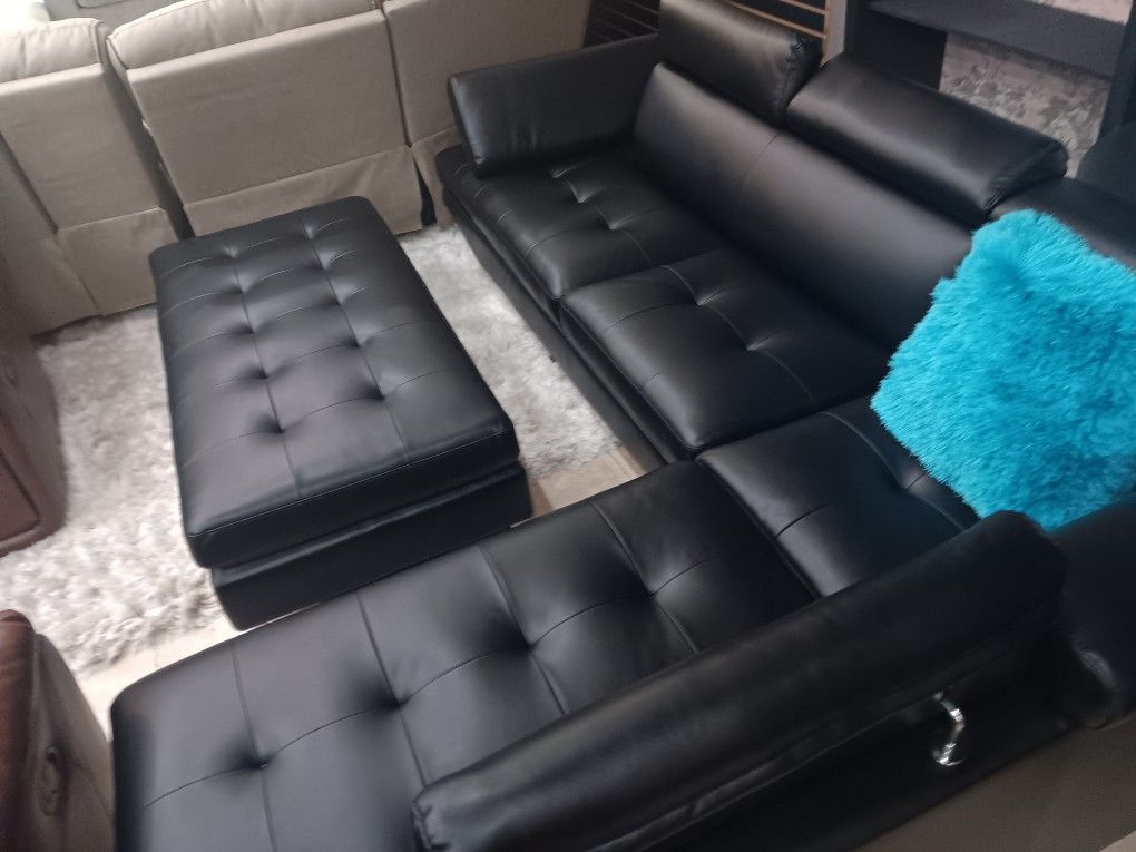*Fall Sale Event!!!*---Low Profile Ibiza Black Leather Sectional Sofa W/Ottoman---Delivery And Financing Available😎