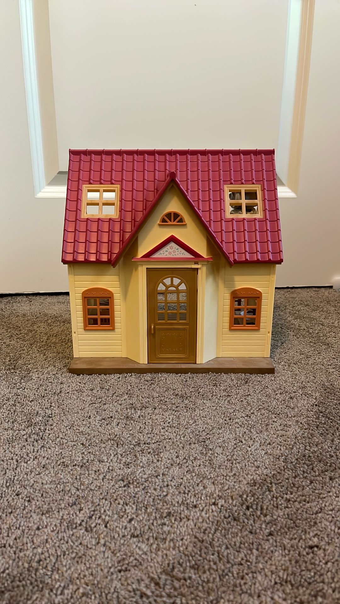 Calico Critters Cottage & Elephant Family