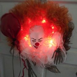 IT Clown Wreath with lights good condition 