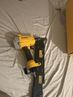 DEWALT Pneumatic 21-Degree Collated Corded Framing Nailer