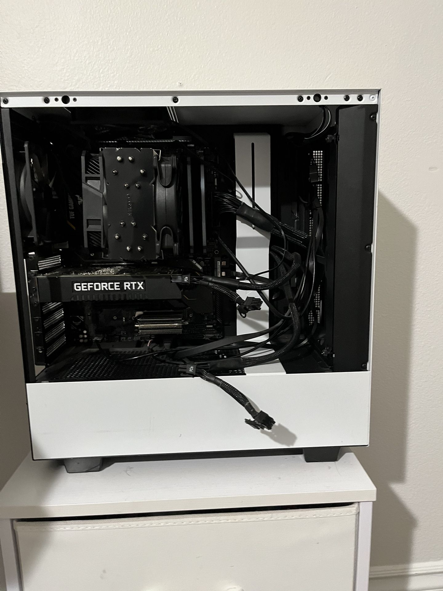 Built Gaming Pc And Curved 27inch Monitor