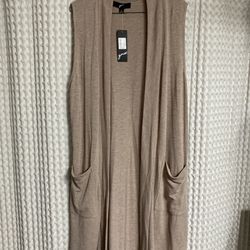 NWT Women’s size Medium open long sleeveless sweater vest cardigan