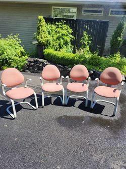 Vintage Steelcase Parade Chairs - Set of 4 (Retro 1970s)