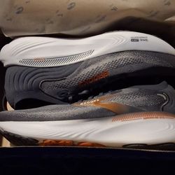 Brooks Athletic Shoes NEW