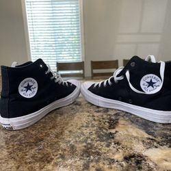 Converse All-Star Black And White (Men's10 / Women's 12) 
