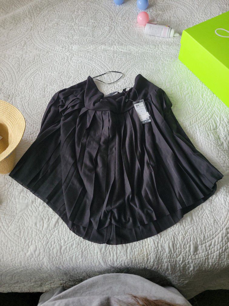 Black Skirt 
