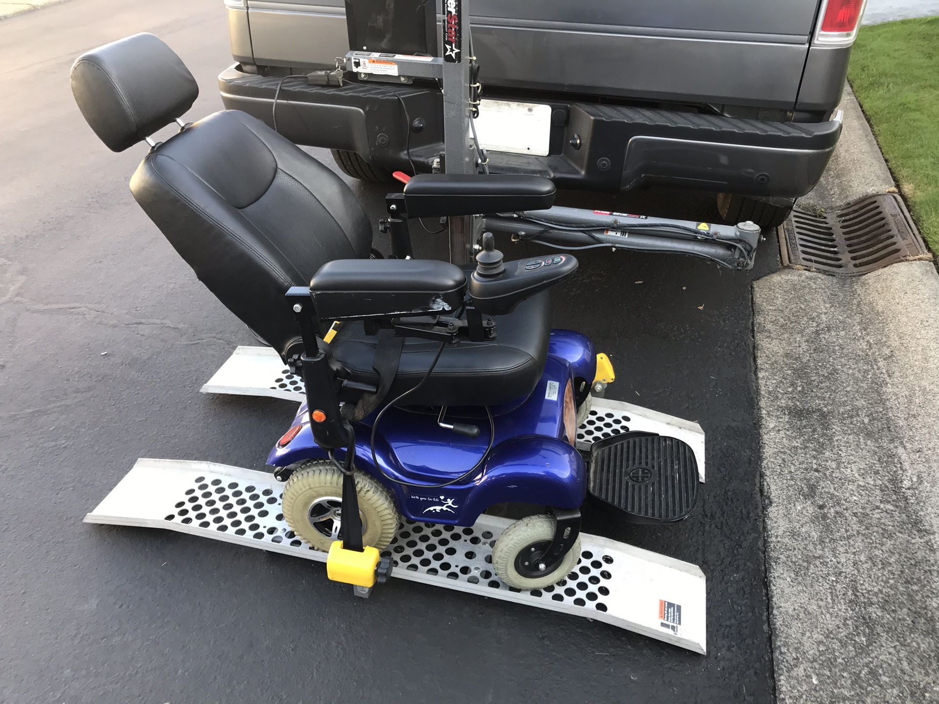 Power chair - merits p310 / and pride silverstar (Electric scooter lift) - used