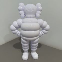 Kaws Chum Vinyl Figure 2022 White