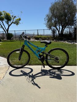 Huffy 24" Trail Runner Mountain Bike, Fits Riders 58” - 70”, Teal, Adult, Women's