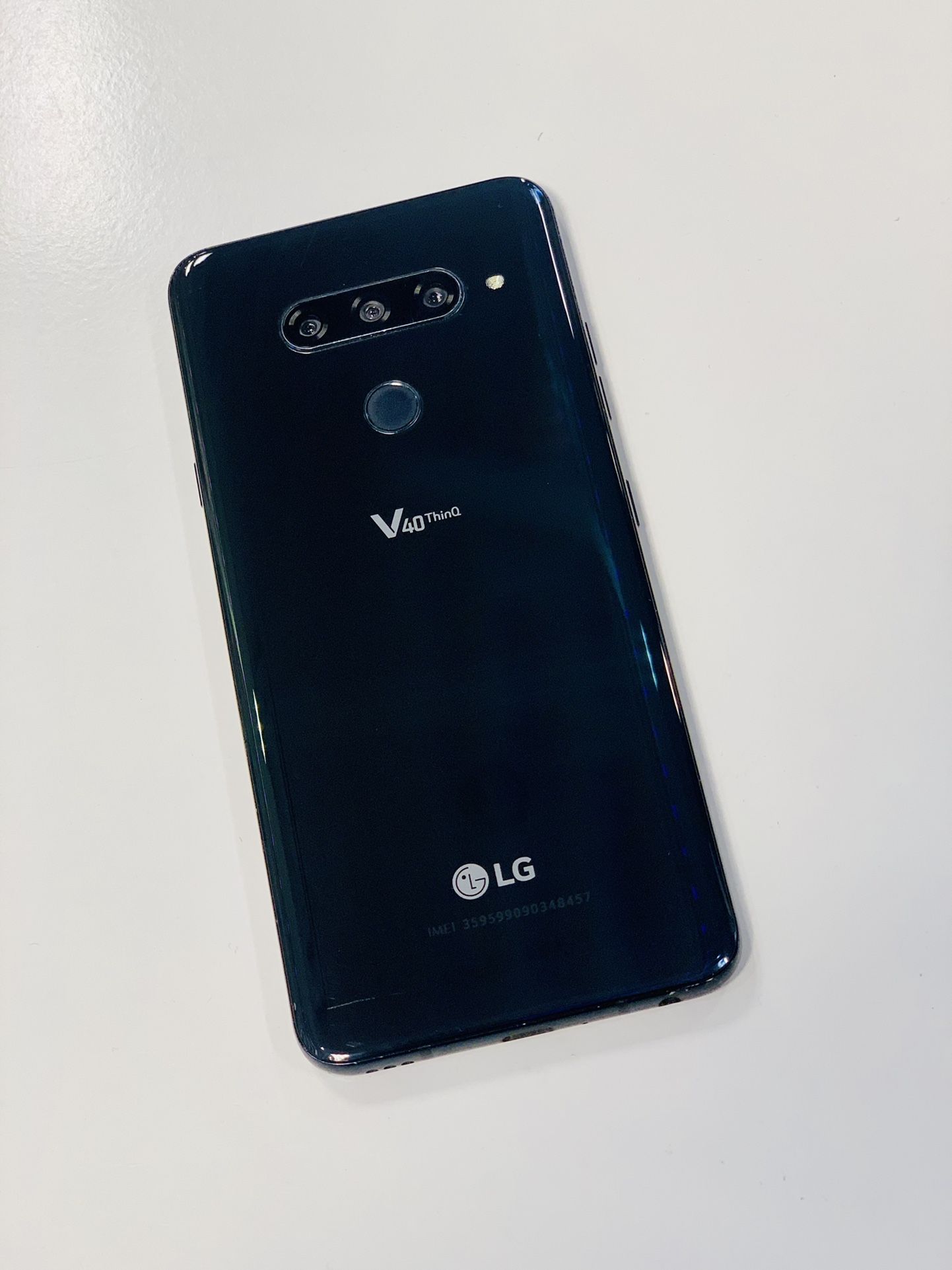 LG V40 ThinQ 64GB Fully Unlocked