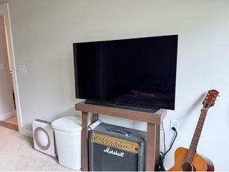 LG OLED C1 48” 4K Smart TV — Like New Condition