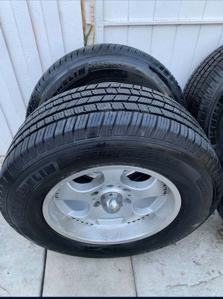 275/65/18 Rims And Tires