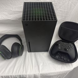 Xbox One X With Elite Series 2 Controller And Headset