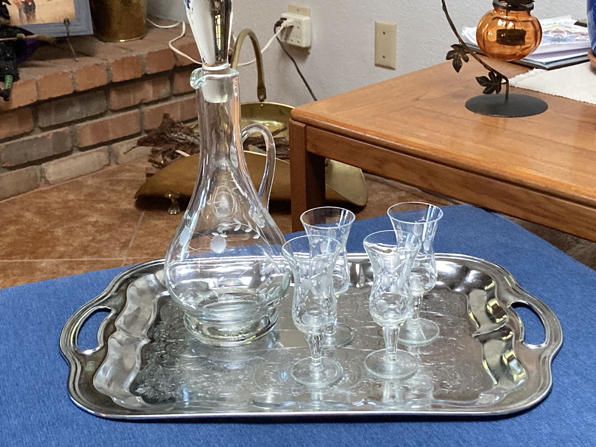 Etched glass cordial set