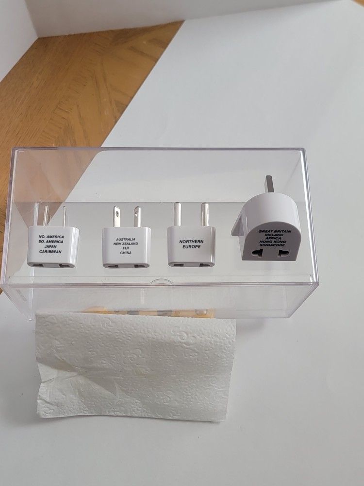 International Travel Plug Set
