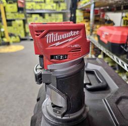 Milwaukee M18 FUEL 18V Lithium-Ion Brushless Cordless Compact Router (Tool-Only)