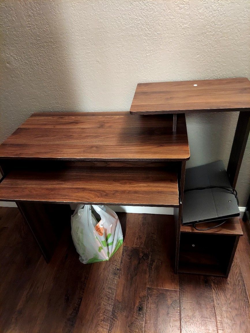 Compact Computer Desk