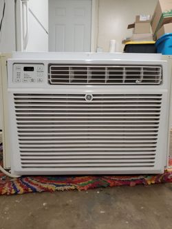 GE Air Conditioner 14300 BTU