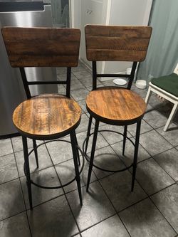 I am sale chair  2 for bars