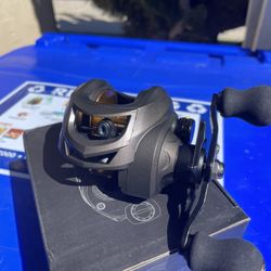 Baitcssting Reel - Left Handed