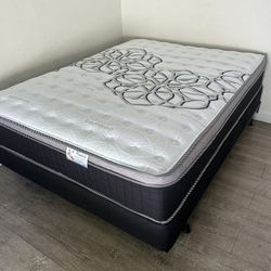 Queen Size Mattress Pillow Top New 12”