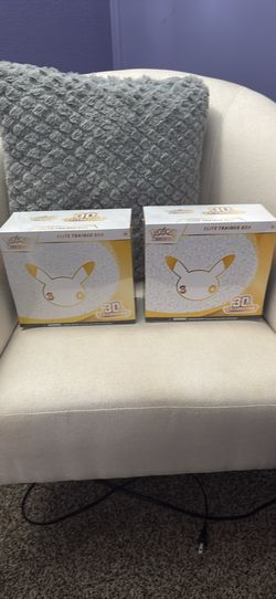 Pokemon 30th ETBs