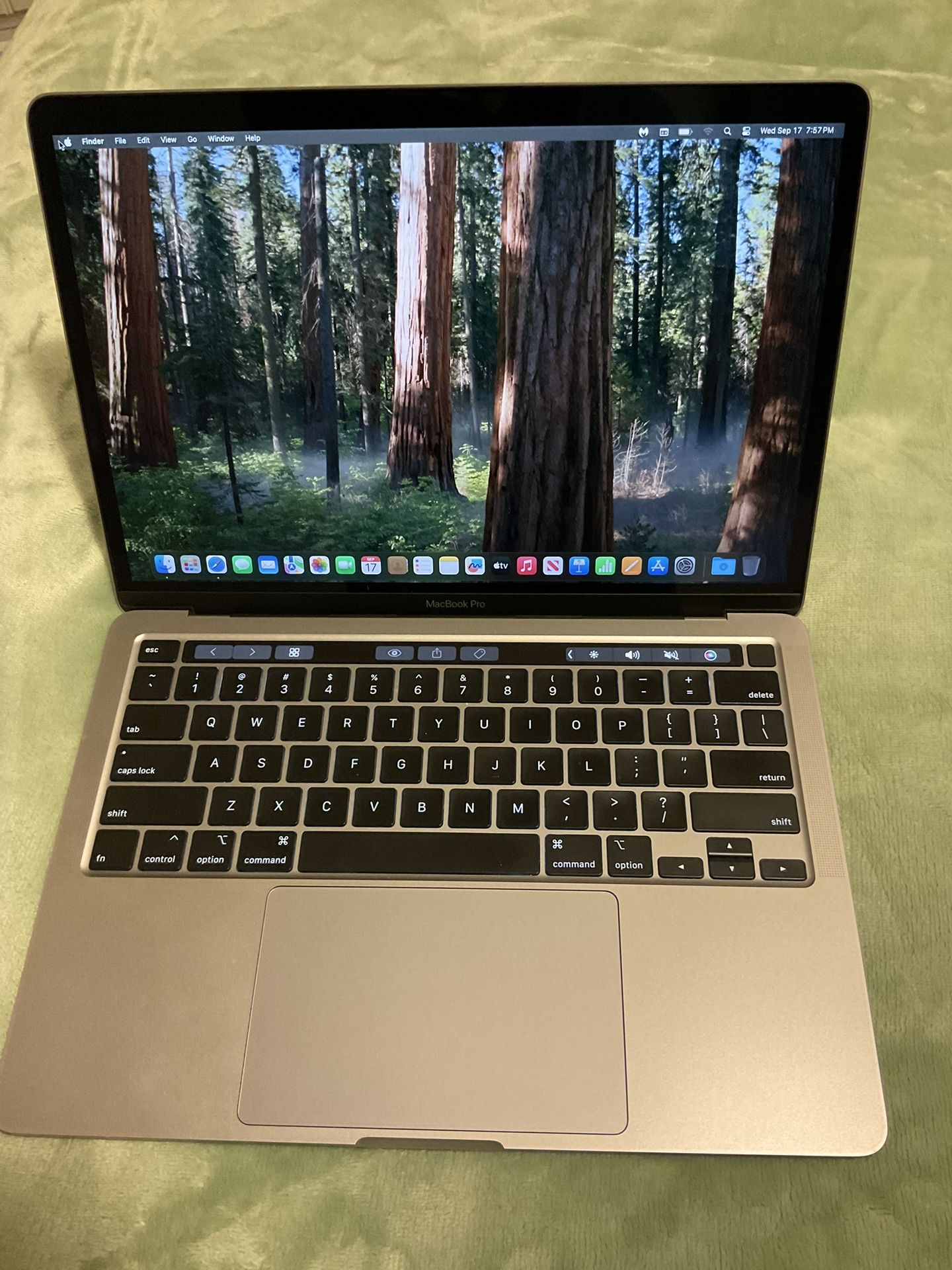 MacBook Pro {2020}