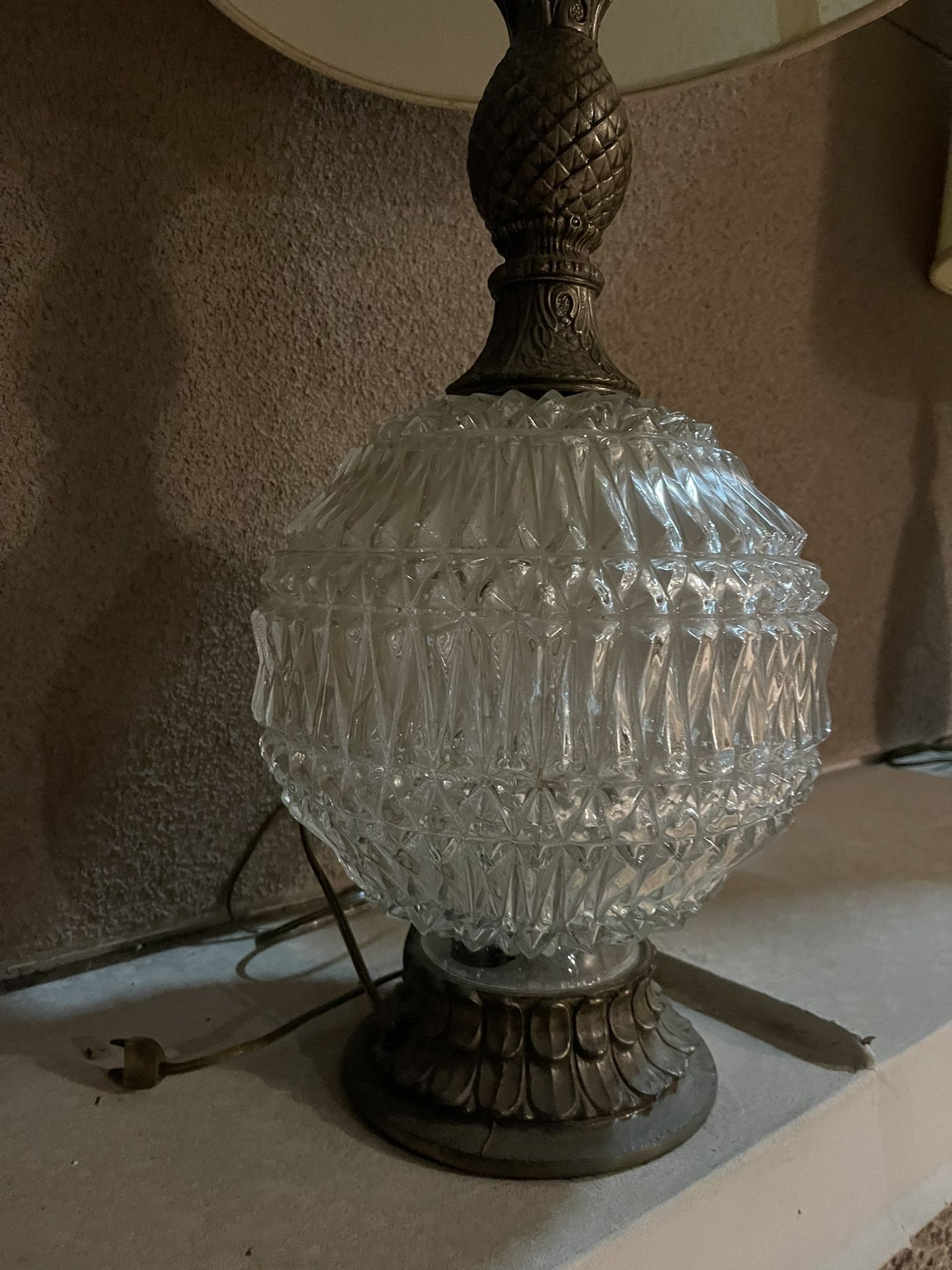 Vtg Mid Century Hollywood Regency Prism Clear Glass Globe & Brass Table Lamp