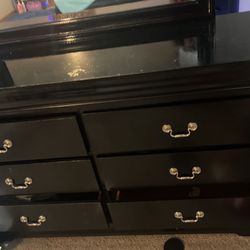 Dresser With Mirror Attached 