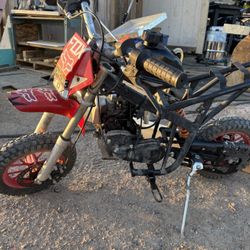 Little kids dirtbike 50 cc automatic runs and drives