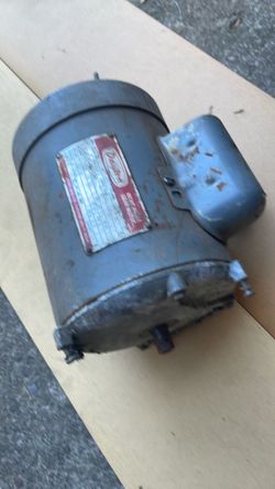 Dayton right angle gear motor model number 5K539 runs good