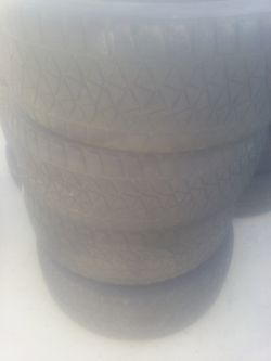 4 - P265/75R18 big truck tires