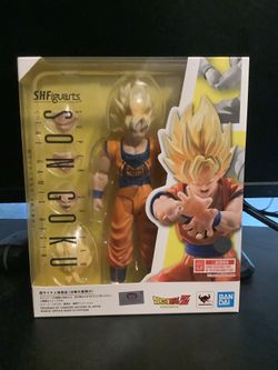 Sh figuarts Super Saiyan Goku and Sh figuarts Ichigo