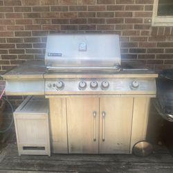 Jenn Air Propane Grill With Cover