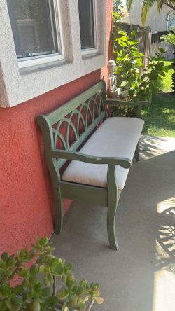 Outdoor-indoor storage bench