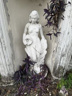 Statue