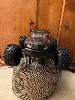 Arrma Kraton 6S EXB BLX 1/8 scale basher x2