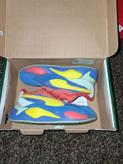 Pumas )Like new shoes 20bucks