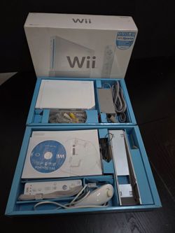 Wii COMPLETE IN BOX ( READ DESCRIPTION)