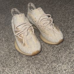 Yeezy 380 Size 8 Box Included 