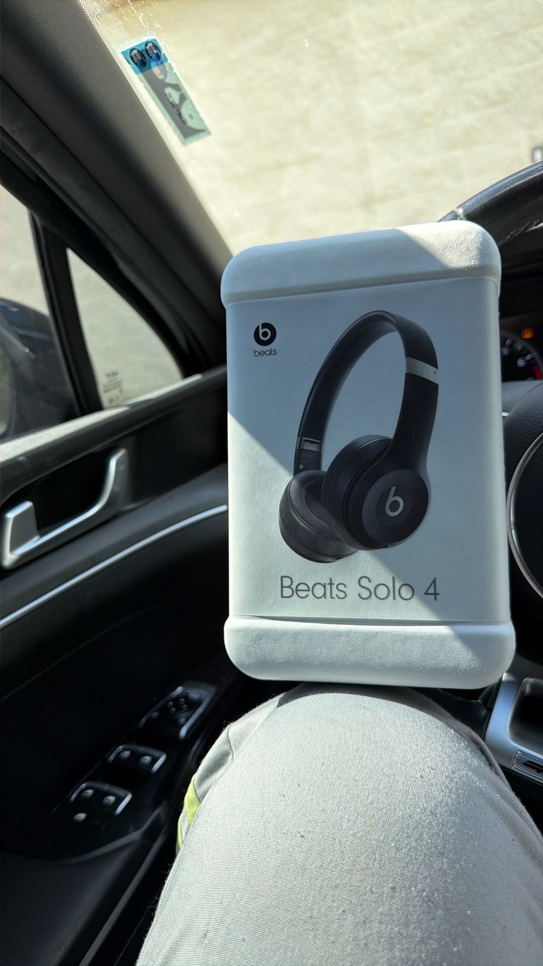 Beats Solo 4