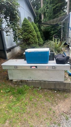 Truck tool box