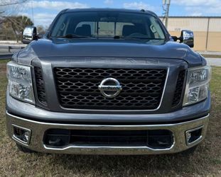 2019 Nissan Titan Crew Cab