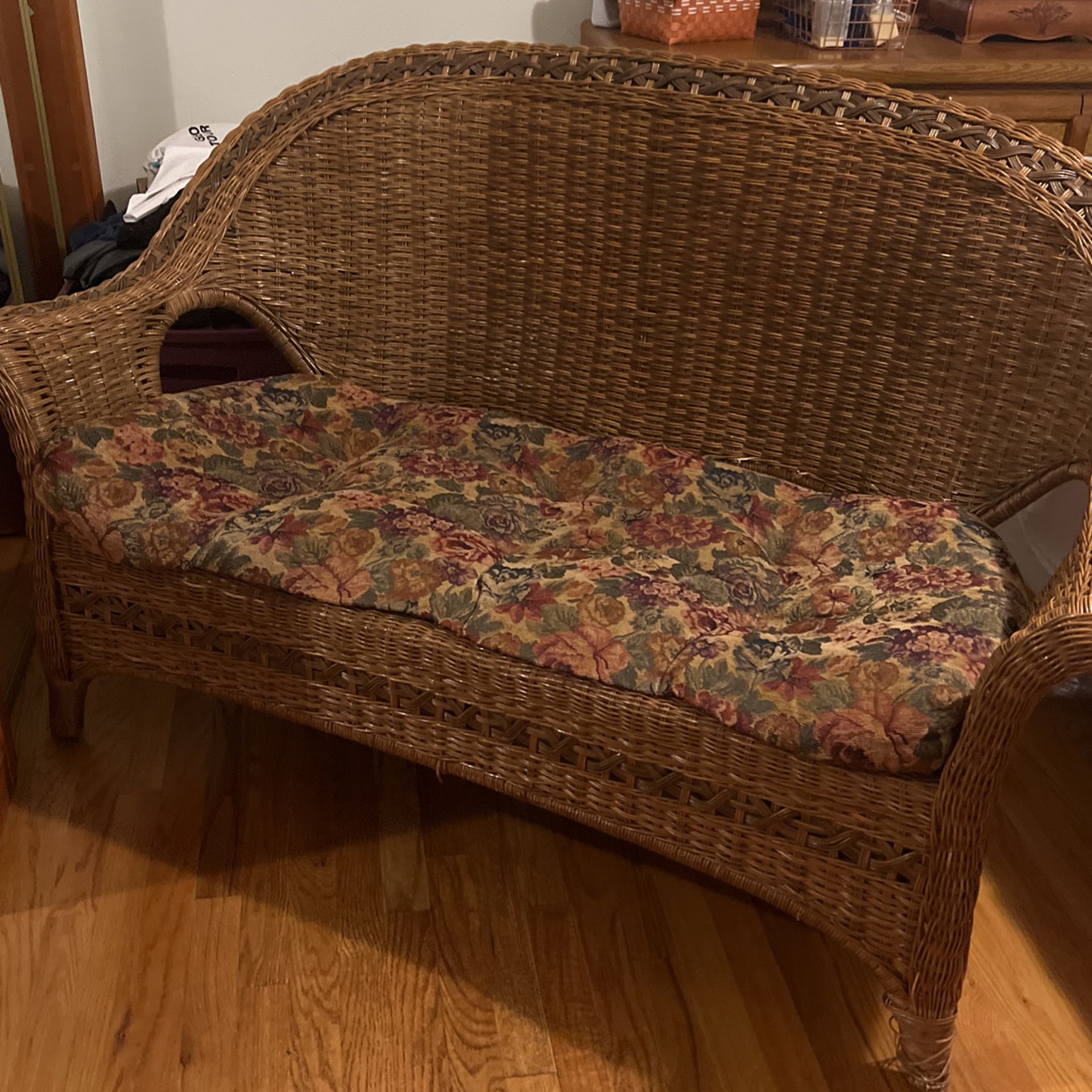 Wicker Loveseat With Full Cushion